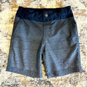 Boys grey snap front adjustable waist band shorts by art class. 4